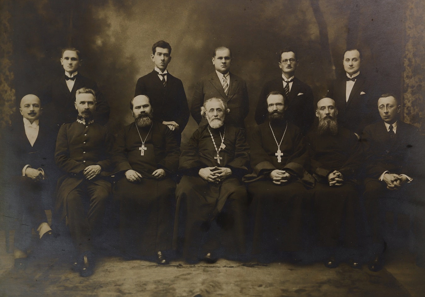 Jedna z fotografii z życia prawosławnej społeczności parafialnej w Piotrkowie Tryb., I połowa XX w. - Spuścizna Andrzeja Karpowicza